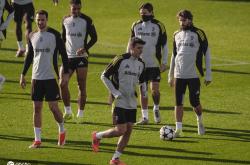 英雄联盟总决赛门票-尤文图斯球员备战，尽显团队凝聚力的简单介绍