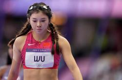 英雄联盟总决赛-国家女足球员破纪录创佳绩！