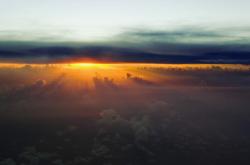 英雄联盟总决赛2025-冷门与英雄，体育世界里的大场面哲学