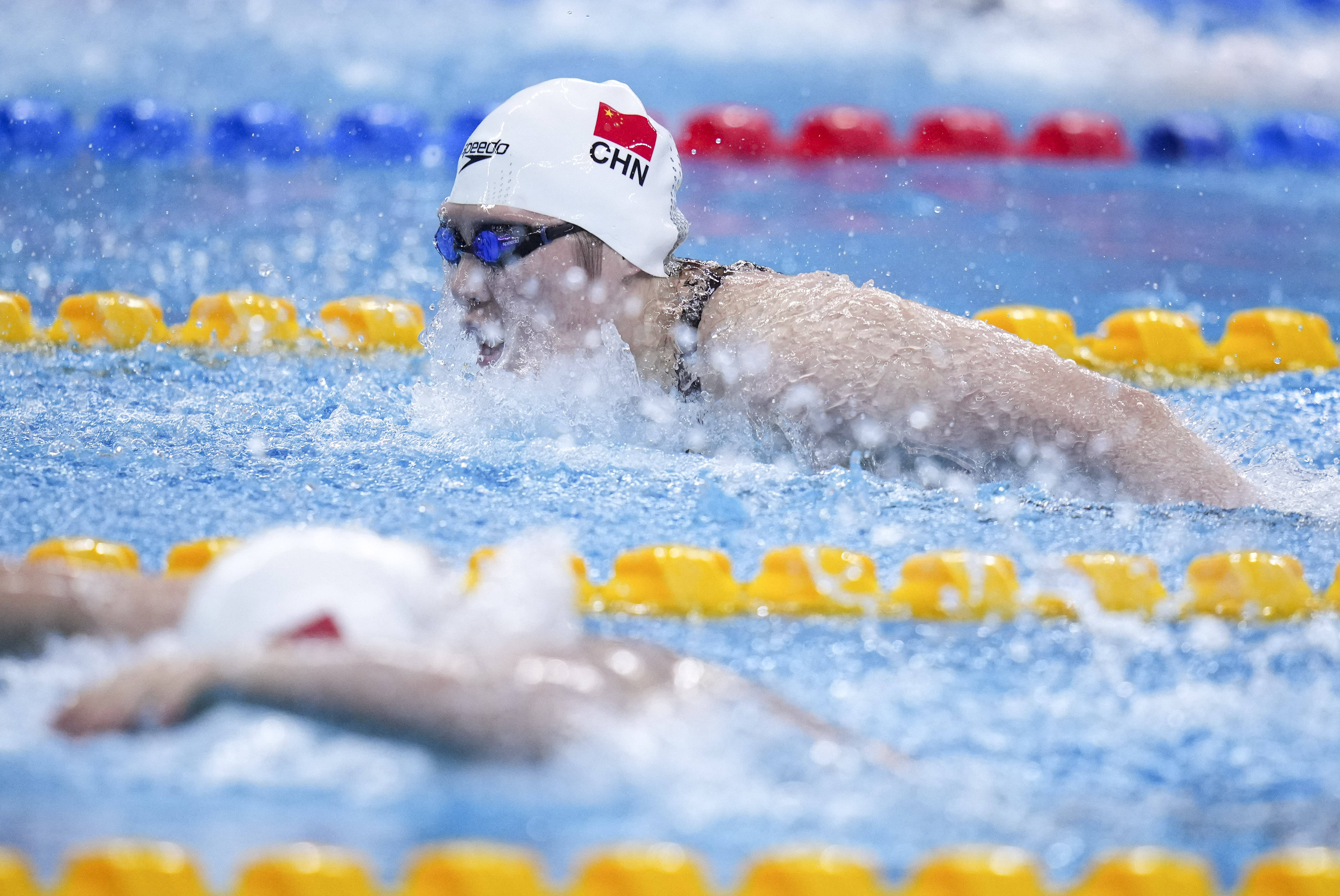 美女王者!西班牙选手夺得游泳比赛冠军 美女王者!西班牙选手夺得游泳比赛冠军