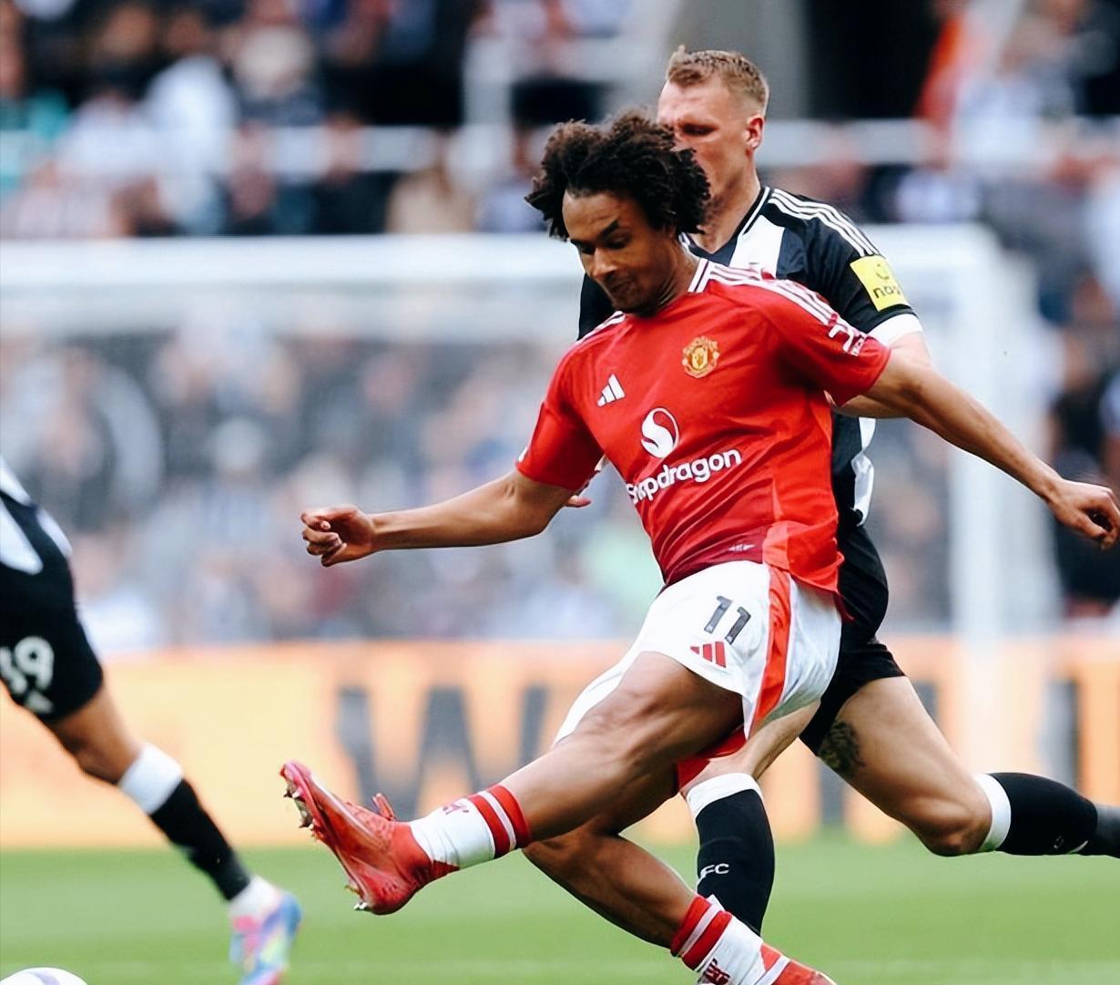 诺维奇客场逼平曼联,斩获关键一分的简单介绍 诺维奇客场逼平曼联,斩获关键一分的简单介绍