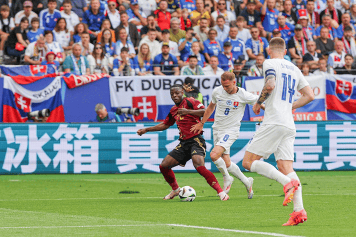 关于斯洛文尼亚队员备战欧洲足球杯的信息