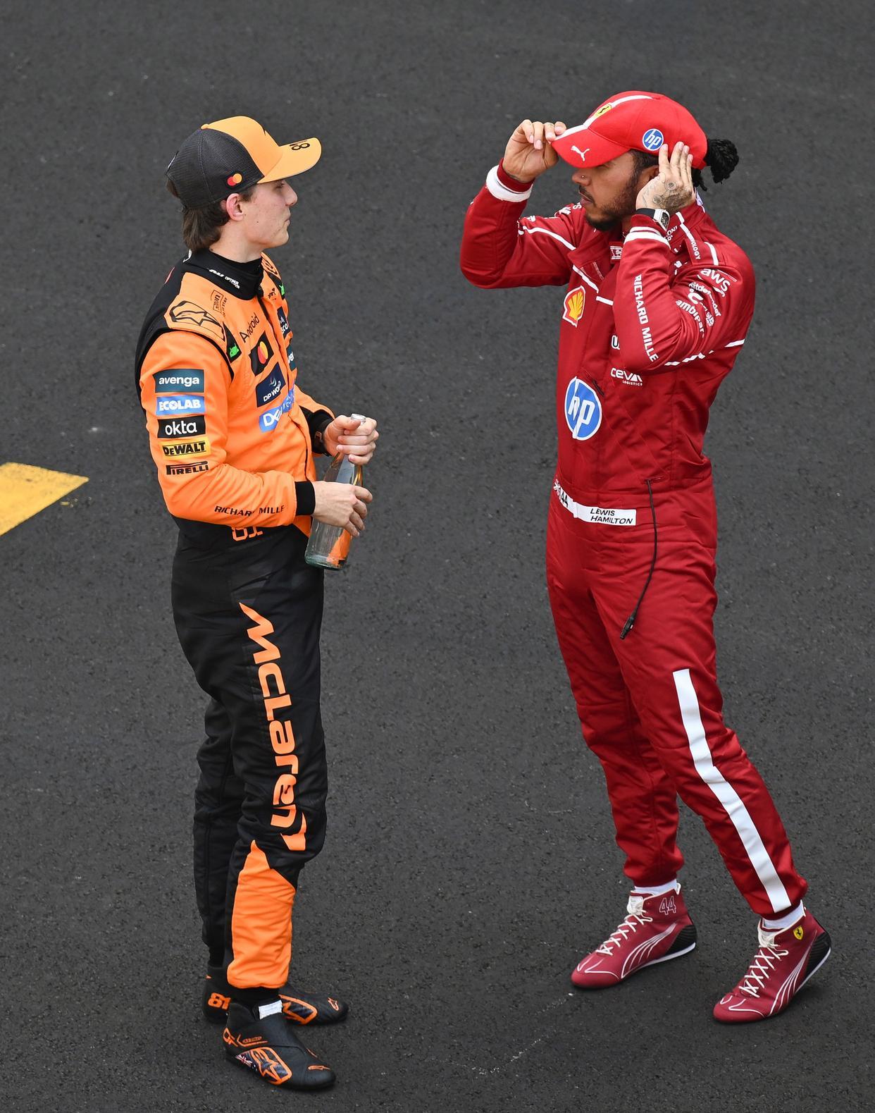 红牛车队逆转哈斯车队,汉密尔顿统治全场 红牛车队逆转哈斯车队,汉密尔顿统治全场