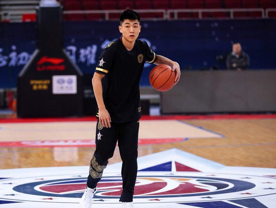 山西队逆转火箭，高诗岩带队取胜