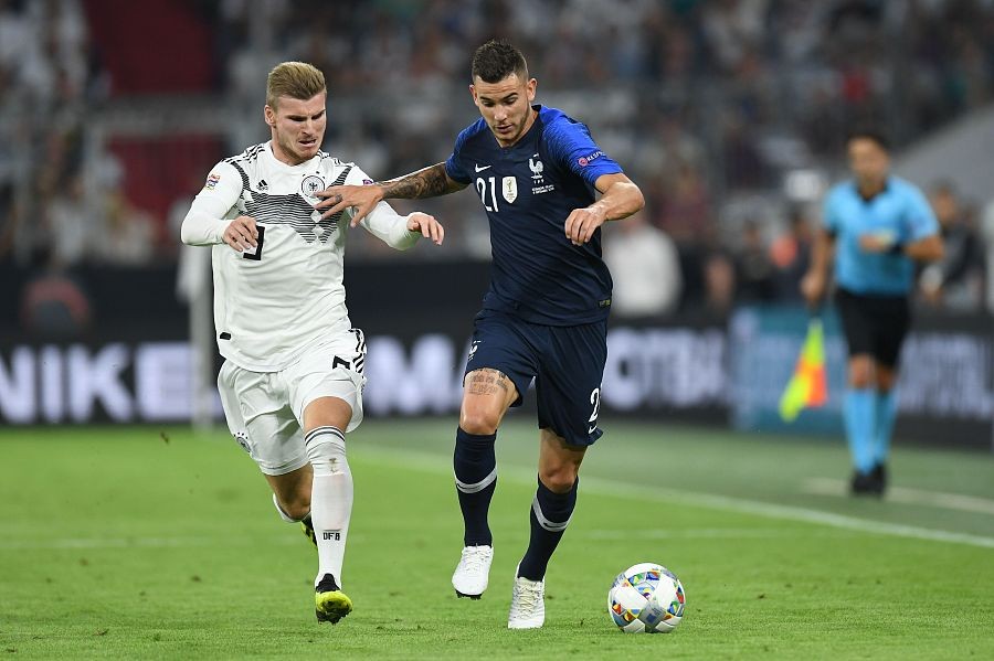 法国队横扫德国队，黄鸭组合带队取胜