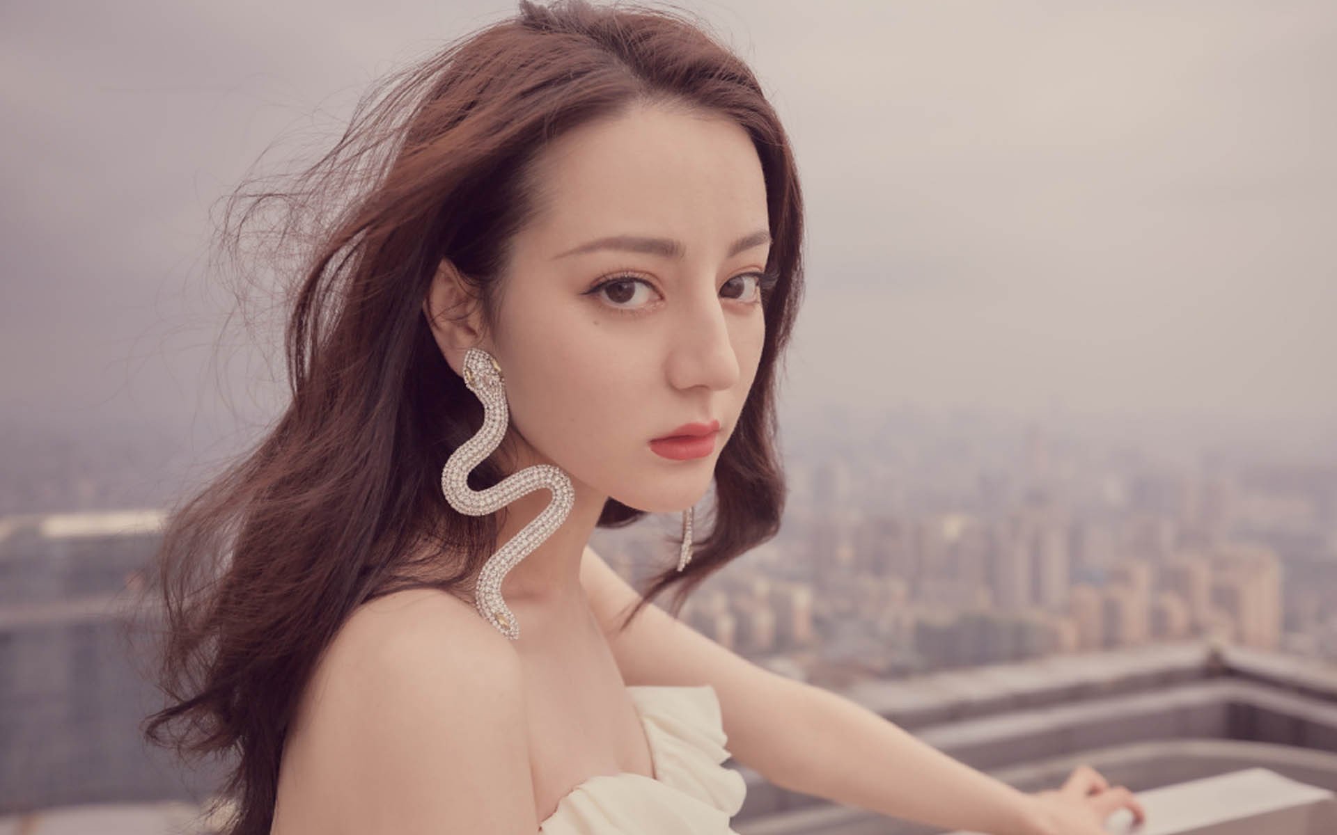 绝杀与扑救，喀麦隆的血性与库尔图瓦的冷酷如何共同定义足球