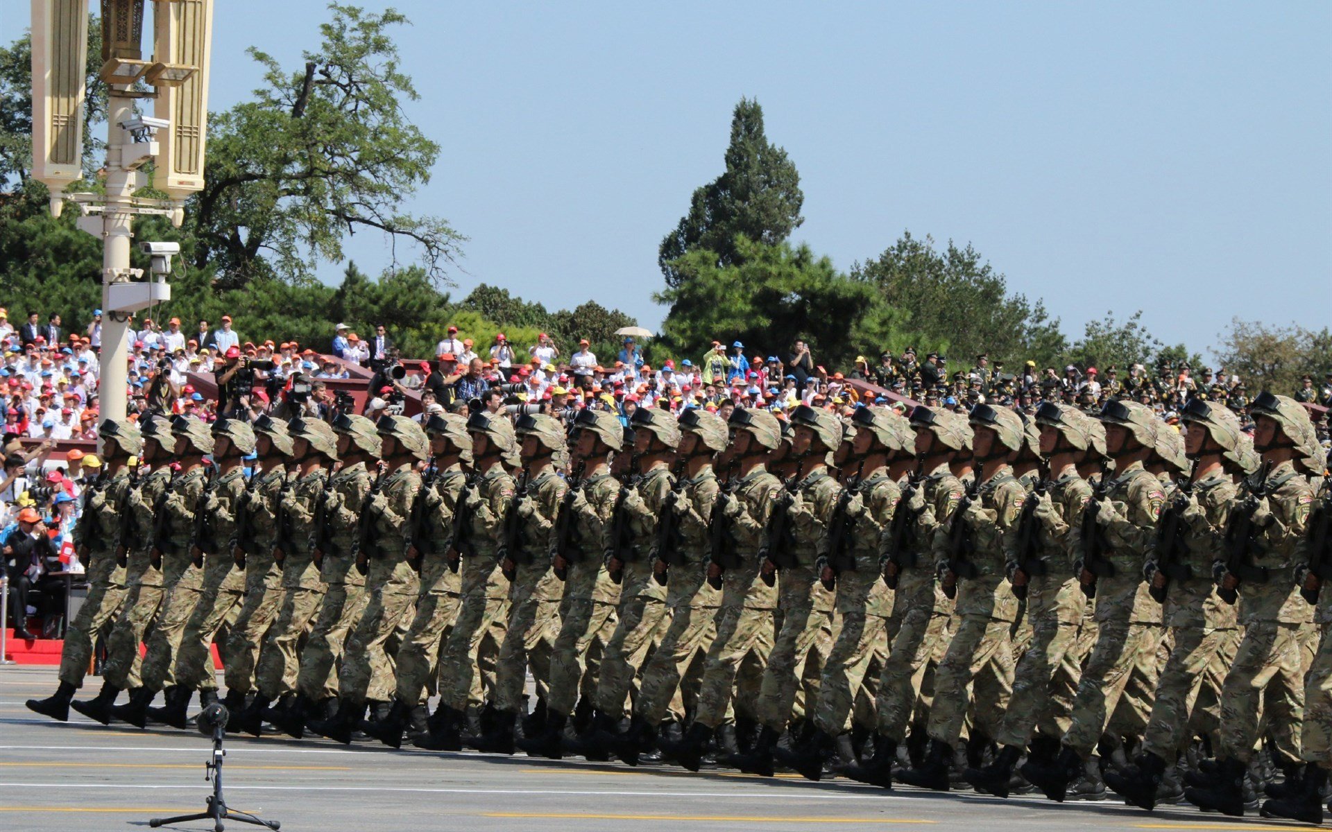 绿茵场与外交场,一场自我救赎与一场国家破局