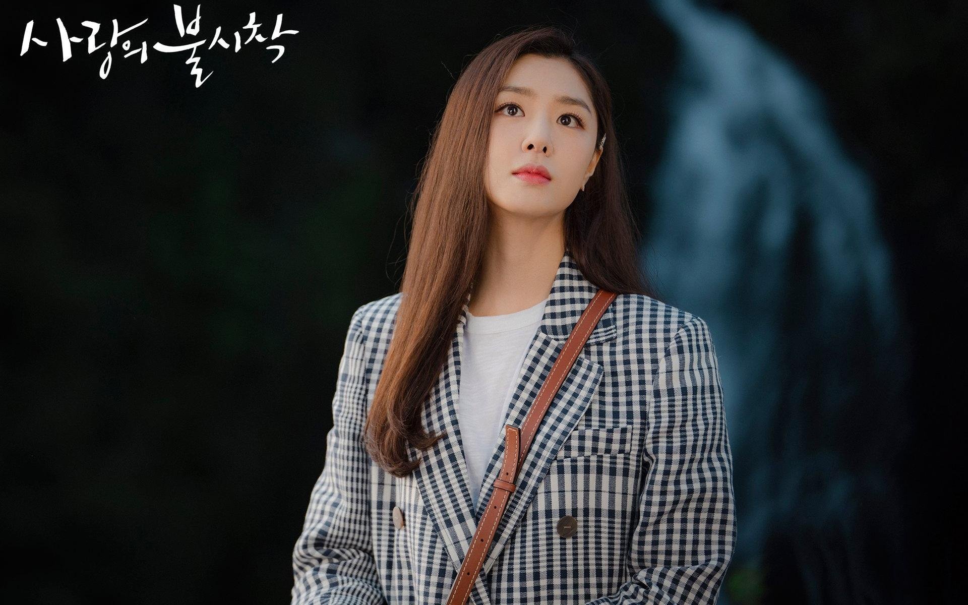 虚拟征途与现实角斗场,奥纳纳的双面风暴